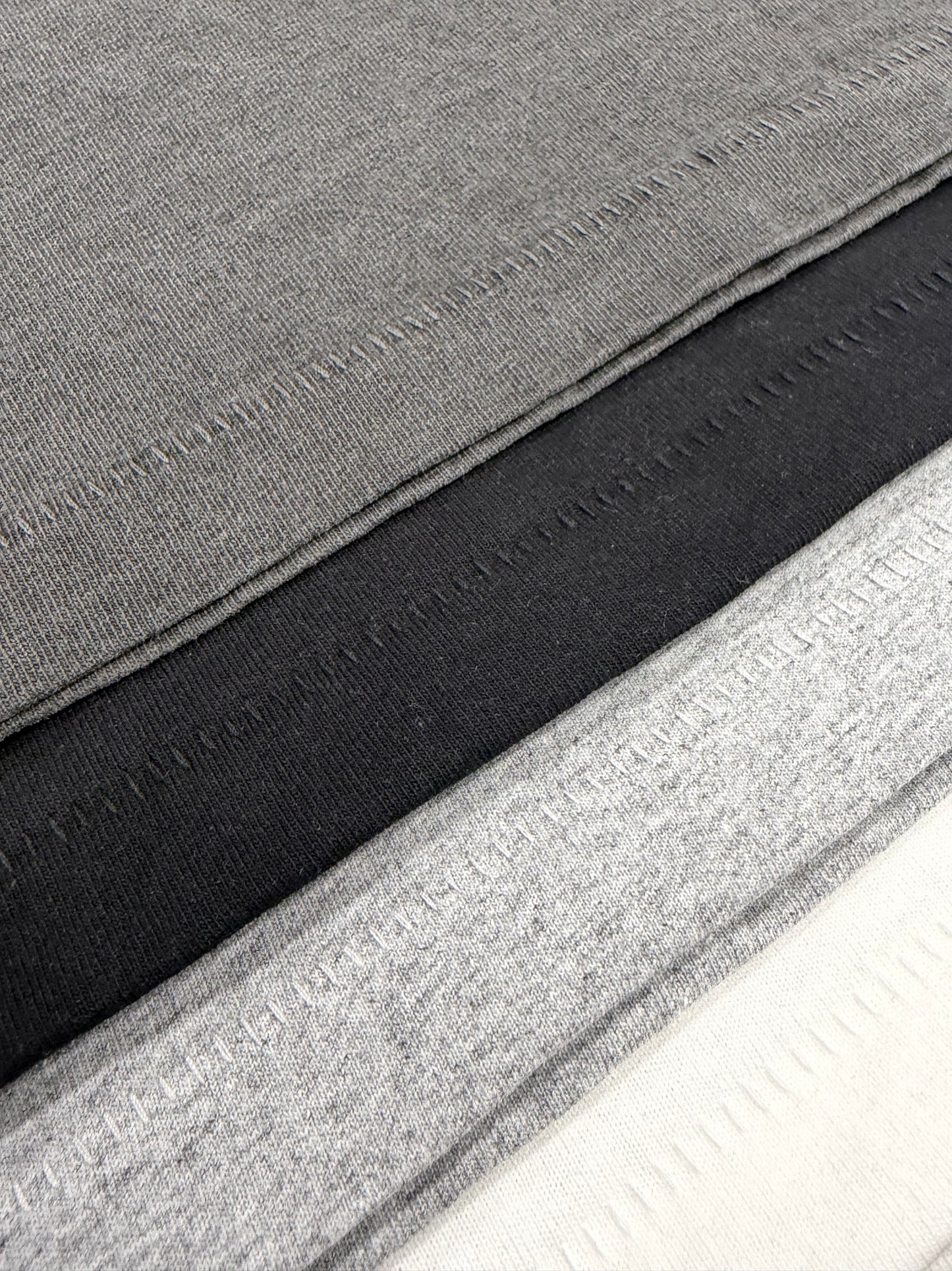 BLIND STITCH TEE